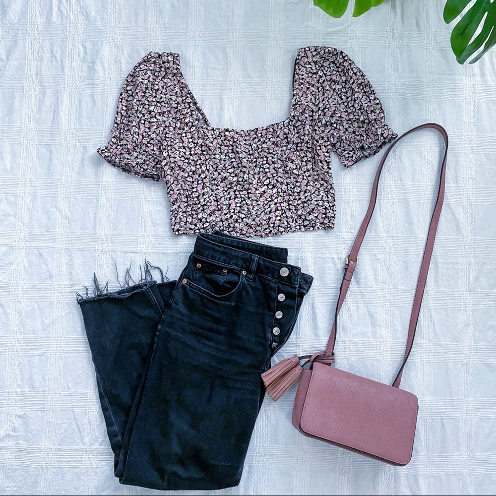 UO Mia Puff Sleeve Cropped Top